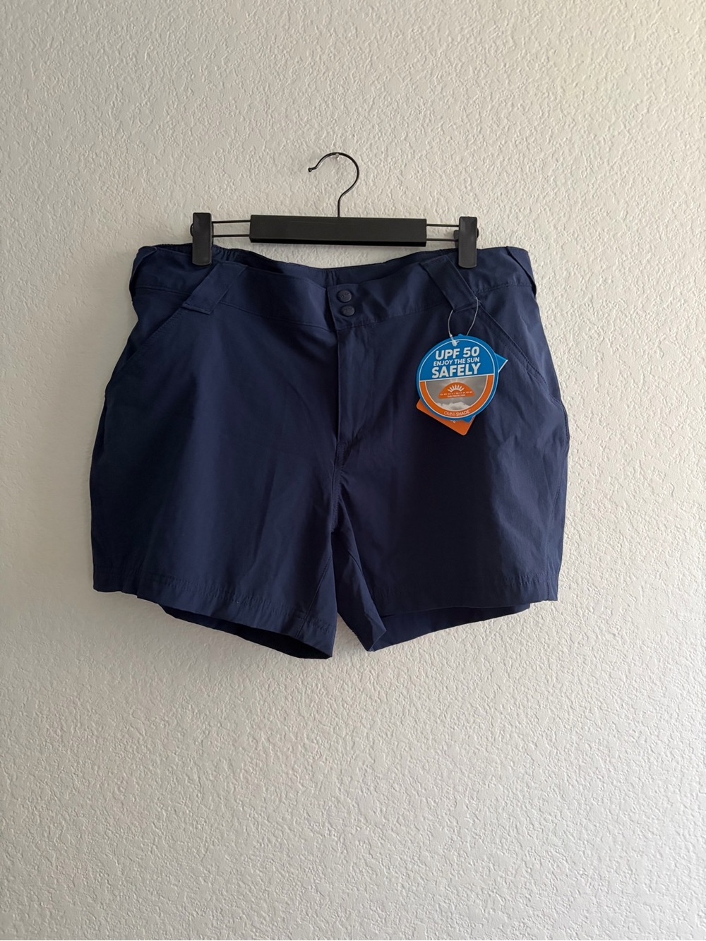 Columbia Navy UPF 50+ Outdoor Stretch Shorts